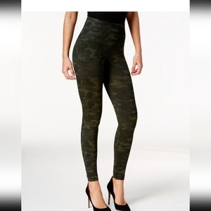Spanx Women's Green Seamless Camo  Look At Me Now Leggings Size Xl